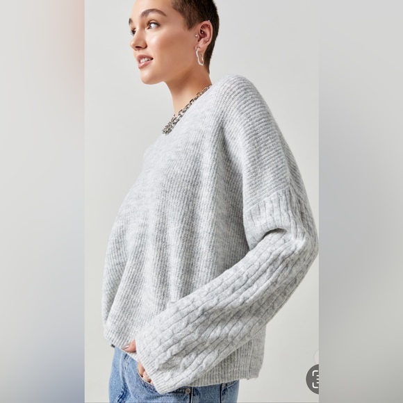 🍁New🍁 Francesca’s Lucille Gray Cable Sweater - Picture 4 of 5